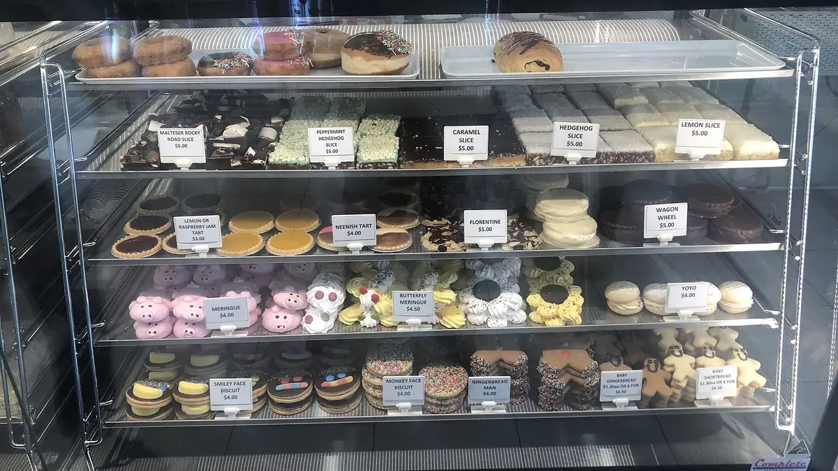Atkinson's Bakers – bakery in Howden town centre